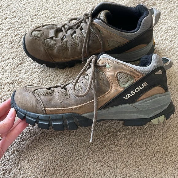 Vasque Mantra Women’s Hiking Shoe 8.5 Olive/Taupe Leather Trail Boot Vibram Sole - Picture 4 of 14